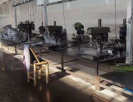 നയിച്ച തെരുവ് വിളക്ക് ശൂന്യമാണ്