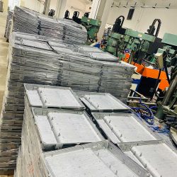 ഡൈ-കാസ്റ്റ്-ഫ്ളഡ്ലൈറ്റ്-ഹൗസിംഗ്